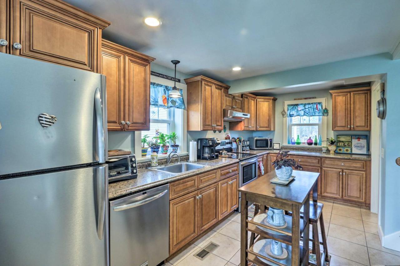 Remodeled Farmhouse In Waterford Near 2 Beaches! Extérieur photo
